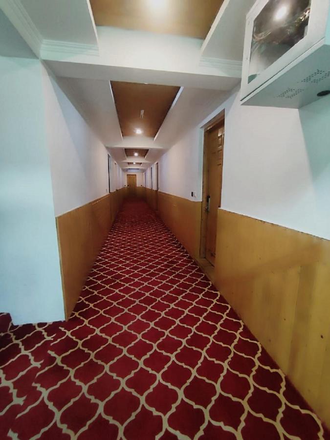 Hotel Sheen Srīnagar Zewnętrze zdjęcie