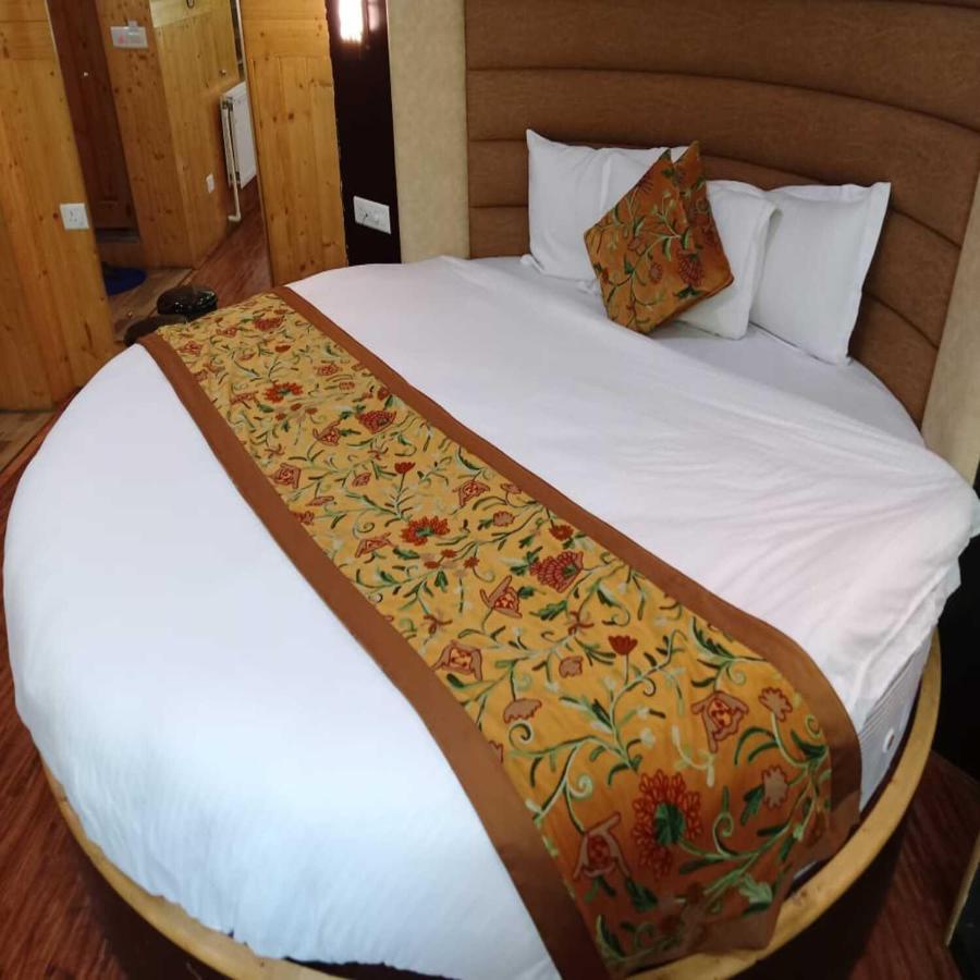Hotel Sheen Srīnagar Zewnętrze zdjęcie