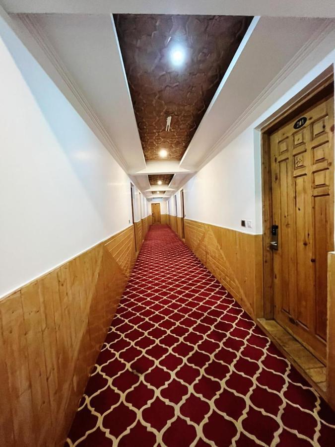 Hotel Sheen Srīnagar Zewnętrze zdjęcie