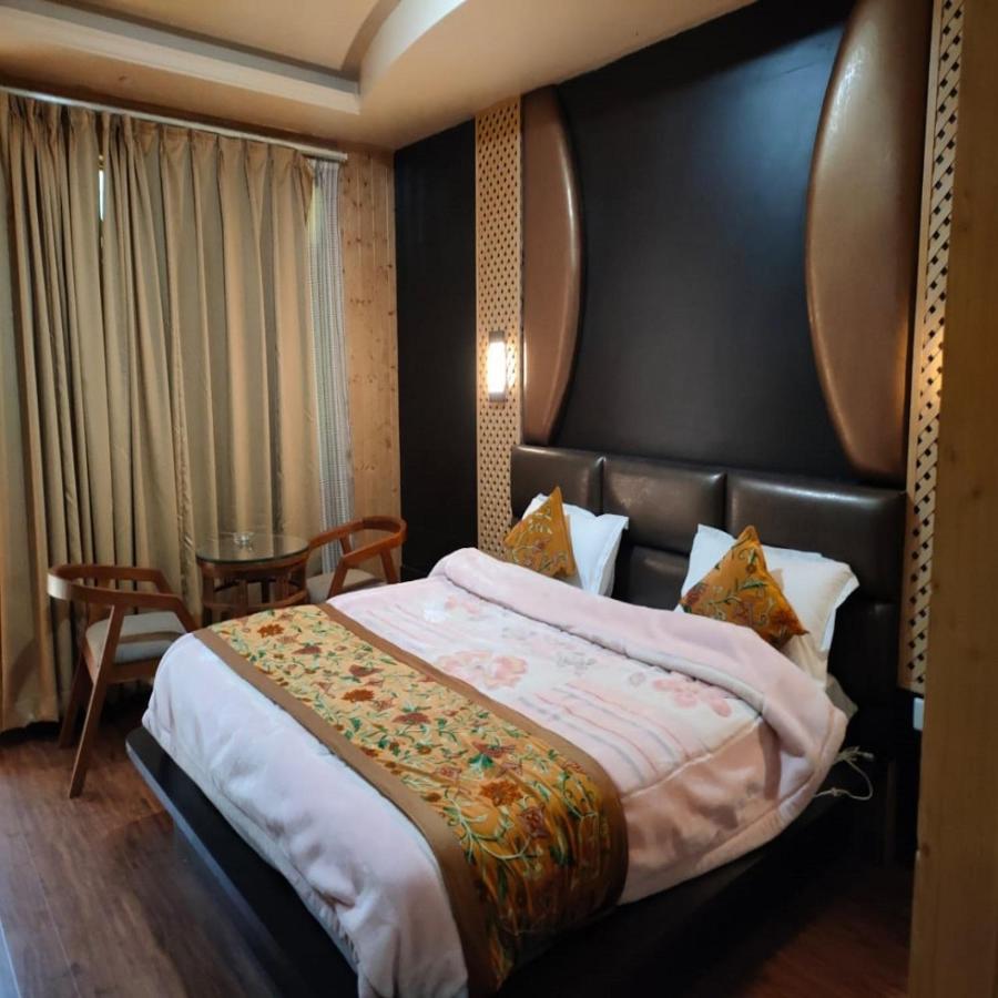 Hotel Sheen Srīnagar Zewnętrze zdjęcie