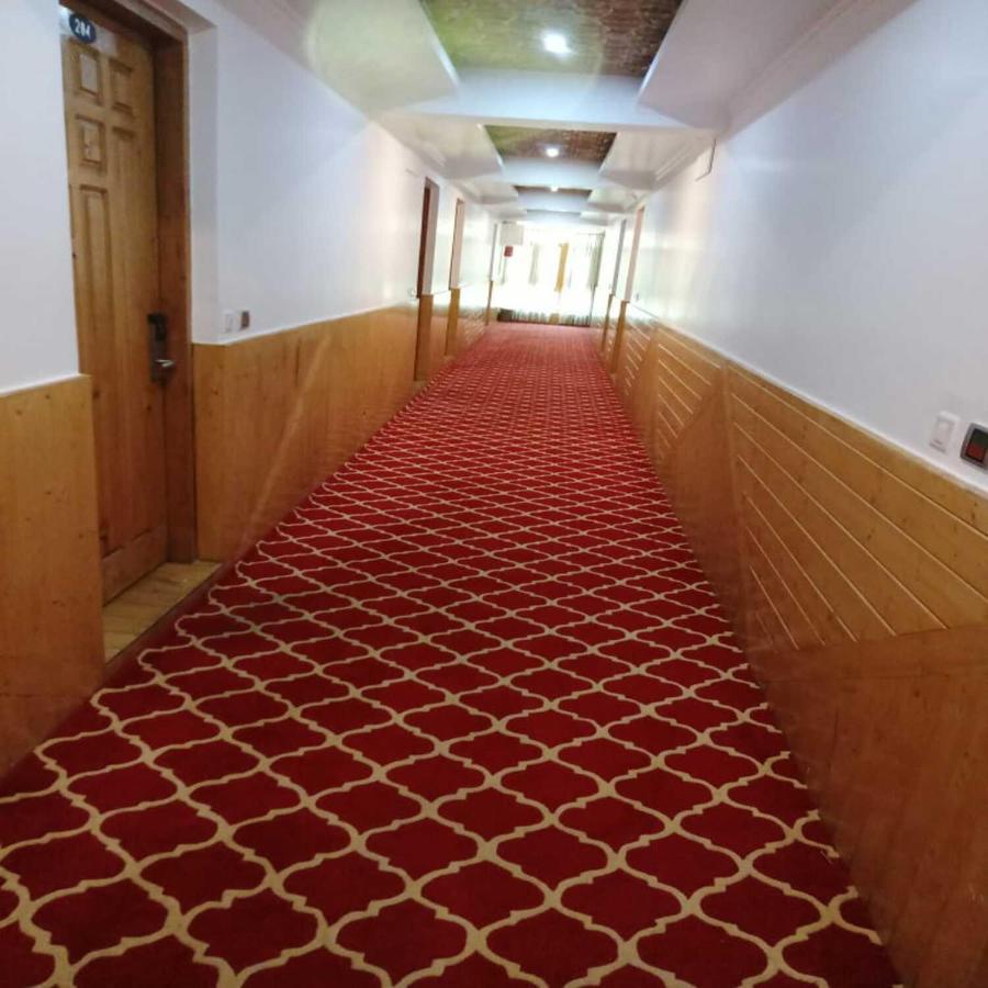 Hotel Sheen Srīnagar Zewnętrze zdjęcie