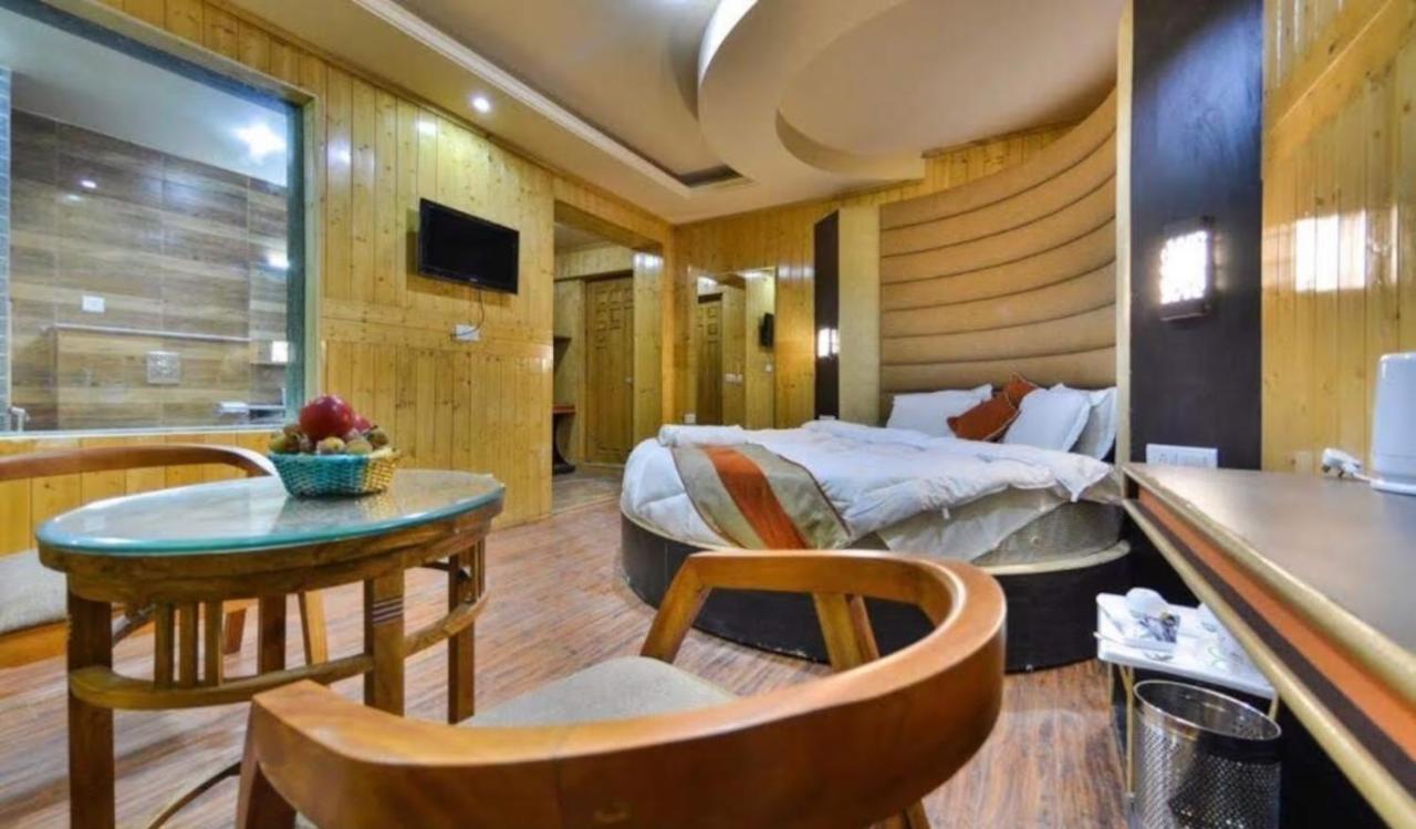 Hotel Sheen Srīnagar Zewnętrze zdjęcie