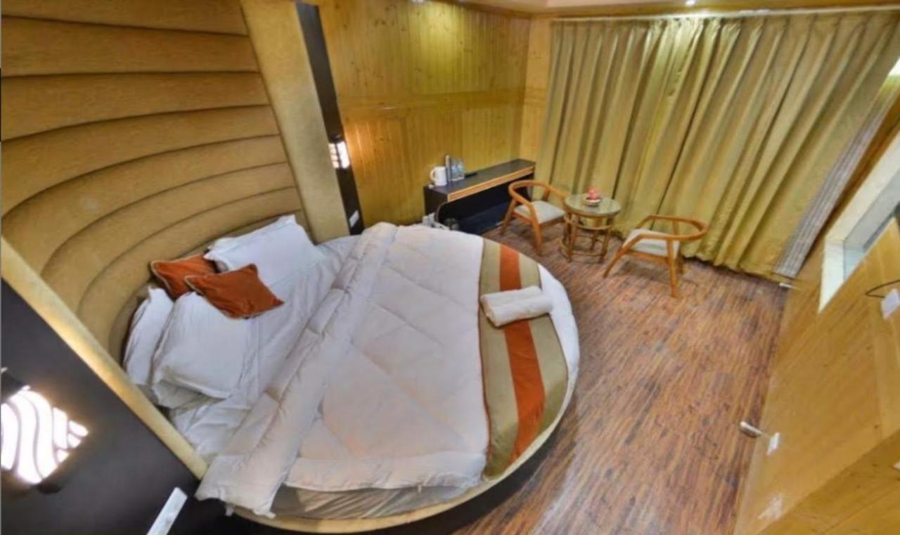 Hotel Sheen Srīnagar Zewnętrze zdjęcie