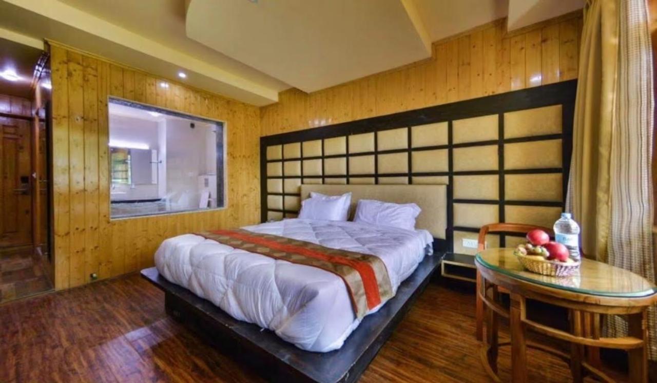Hotel Sheen Srīnagar Zewnętrze zdjęcie