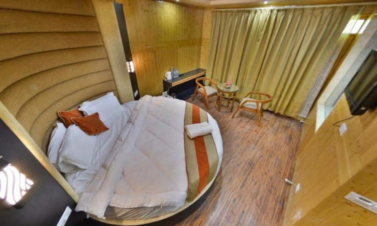 Hotel Sheen Srīnagar Zewnętrze zdjęcie